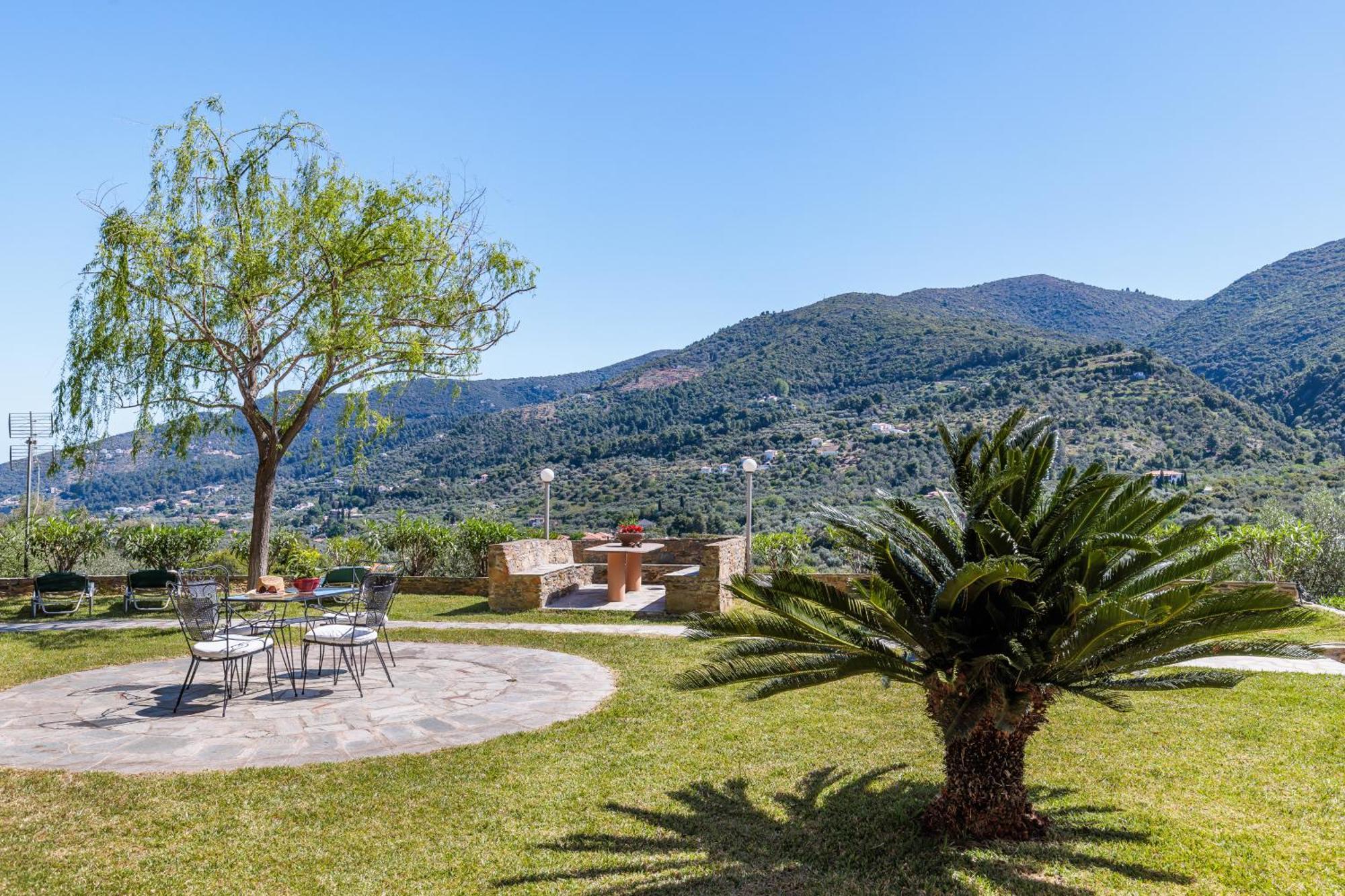Likasti Apartment Skopelos Town Exterior photo